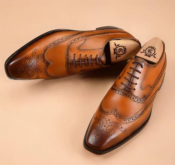 Handmade Lace-up Brown Genuine Leather Brogue Shoes: Men display picture 2