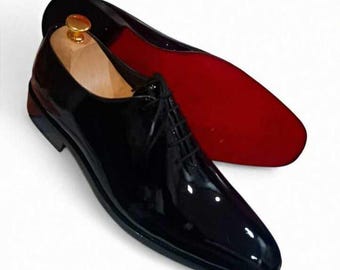 Handgefertigtes Schwarz Lackleder Oxford Brogue: Herren Schuhe mit Roter Sohle