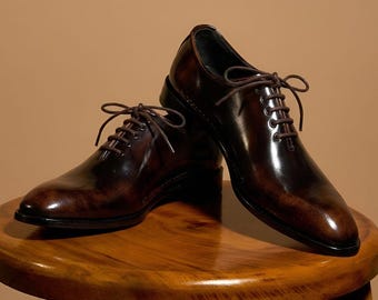 Handgefertigte Oxford-Schuhe aus braunem Leder: Elegante Herren-Schnürschuhe