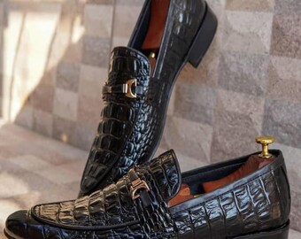 Handgefertigte, schwarze Luxus-Loafer aus Krokodilleder: Maßgefertigte Herrenschuhe