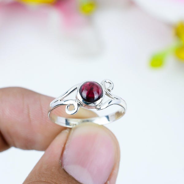 925 Sterling Silver Ring - Natural Garnet Gemstone - Handmade Ring (5-12)