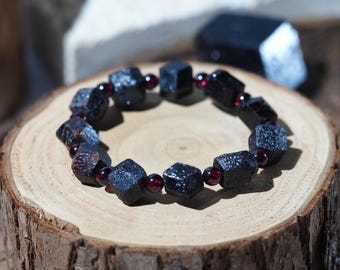 Pulsera de granate crudo hecha a mano: joyería curativa con cristal de almandino