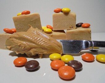 Amazing Creamy Peanut Butter Fudge with Reeses Pieces