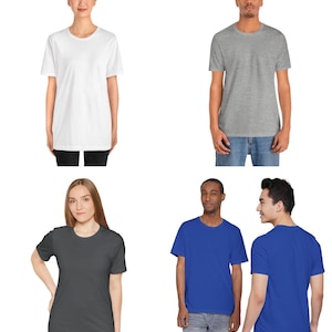Peut inclure: Quatre t-shirts de couleurs diff&eacute;rentes sont pr&eacute;sent&eacute;s. Un t-shirt blanc, un t-shirt gris, un t-shirt gris fonc&eacute; et un t-shirt bleu. Tous les t-shirts ont des manches courtes et un col rond.