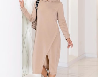 Asymmetrische gebreide midi-jurk met capuchon, casual sportstijl, comfort