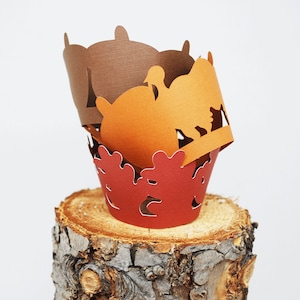 Colección de otoño de envoltorios de cupcakes en su elección de color Qty 12 por su pequeño cupcake