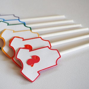 Rainbow Ducky Baby Body Suit Cupcake Toppers En su elección de color Cantidad 12 por su pequeño cupcake