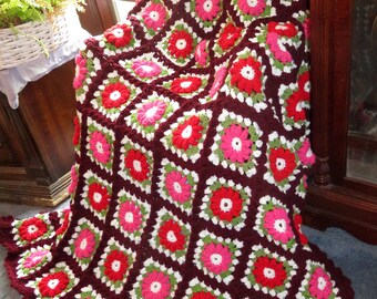 New Large Afghan Blanket - Red and Pink Raised Flowers - Burgundy Scalloped Border - Couch Bed 70"x56" - Crochet USA Item 5983