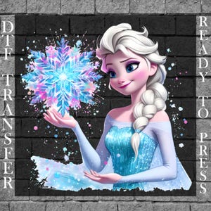 Könnte beinhalten: Digitaler Transfer mit einem Cartoon-Bild einer Frau mit weißen Haaren und einem blauen Kleid, die eine große, bunte Schneeflocke hält. Die Worte "DTF TRANSFER READY TO PRESS" sind gedruckt.