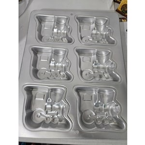 Vintage Wilton Style Train Cake Pan 6-Cavity Aluminum Railroad Baking Mold