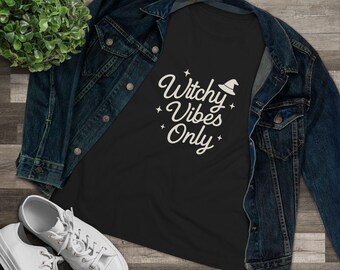 T-shirt en coton pour femme, T-shirt Witchy Vibes uniquement, T-shirt esthétique Witchcore, Chemise effrayante d'Halloween, Haut de style gothique