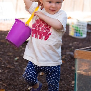 100% Organic Cotton Raspberry Basket Bambini Tee immagine 2