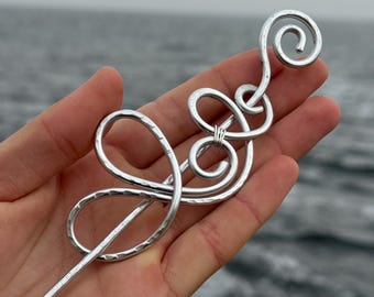 Aluminium halsduksnål, handgjord texturerad metallkoftastång