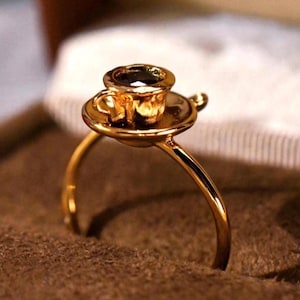 Teetassen Ring vergoldeter Kupfer · Afternoon Tea Design · Brauner Zirkonia · Offener Ring verstellbar · Vintage Stil
