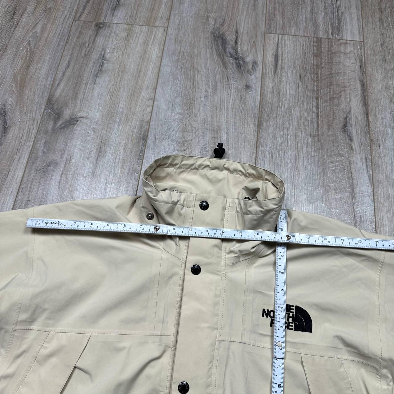 The North Face Vintage 90s Gore-tex Mountain Light Jacket Beige 