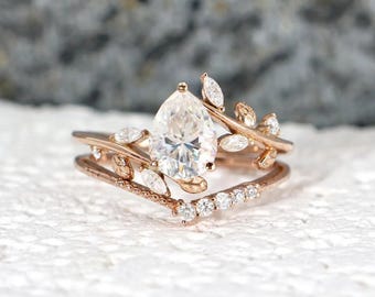 Rose Gold Vine Wedding Set | Pear Cut Moissanite Engagement Ring | 10K Leaf Bridal Set with Chevron Stacking Band | Anniversary Gift