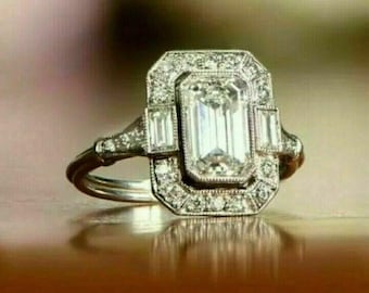 Art deco smaragd geslepen verlovingsring, vintage achthoekige diamanten haloring, 14K witgouden stokbroodaccenten, geometrische antieke voorstelring