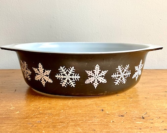 Pyrex Black Snowflake Casserole Dish