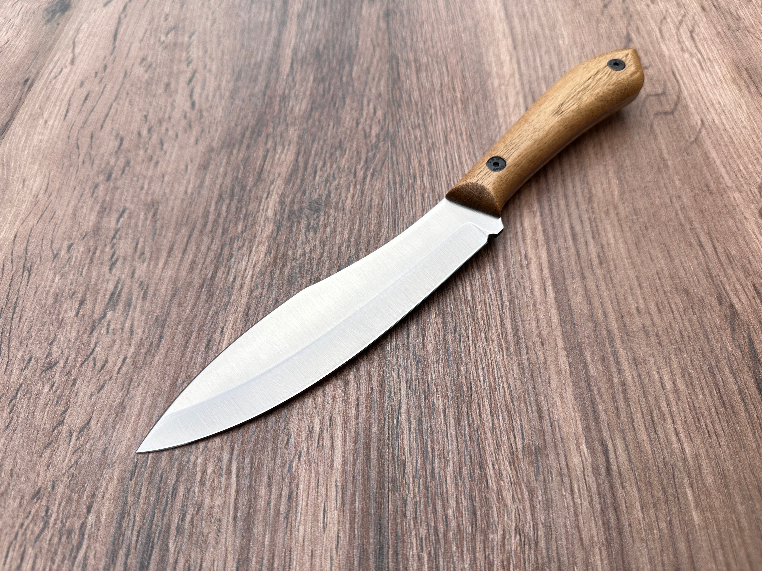 Cuchillos de supervivencia vs cuchillos de bushcraft: ¿qué hay que tener en  cuenta?