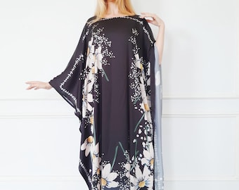 Mélange de soie caftan d'été, vêtements de plage caftan noir, vêtements de détente noirs grande taille, caftan long sur mesure, cadeau pour elle, imprimé lys