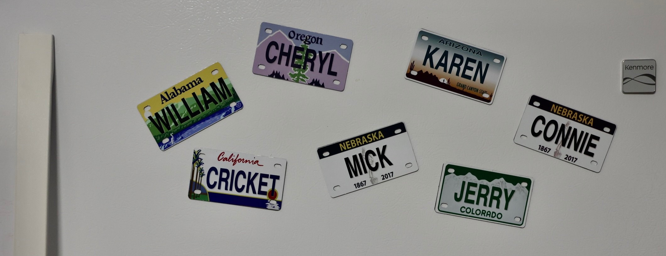 【Get $10 OFF on $60+ Order】Extra Mini Magnetic State License Plates, Refrigerator/Fridge Magnet, Little Electric Car License Plates for Kids, Travel Keepsakes, Gift for Couples