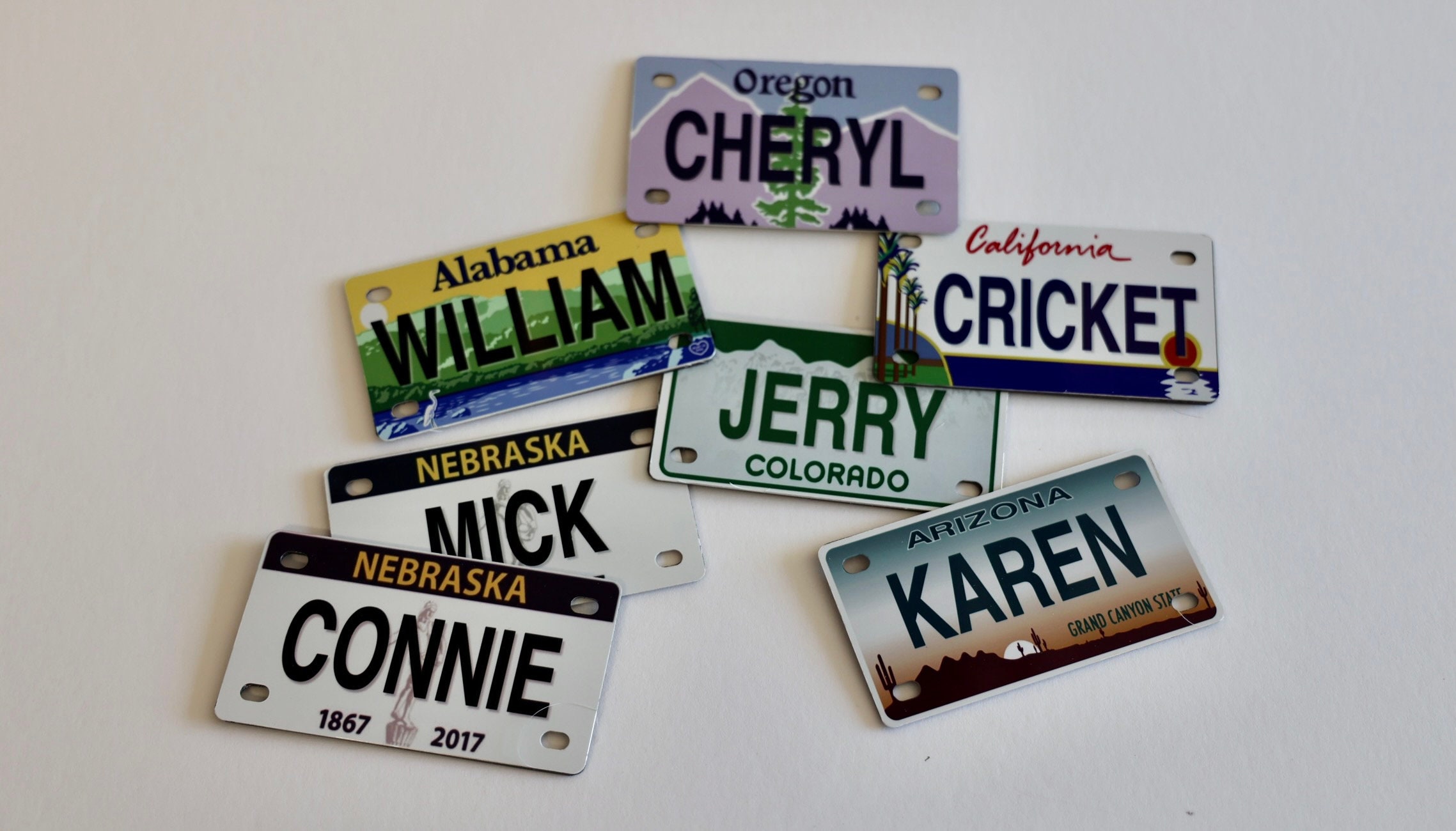【Get $10 OFF on $60+ Order】Extra Mini Magnetic State License Plates, Refrigerator/Fridge Magnet, Little Electric Car License Plates for Kids, Travel Keepsakes, Gift for Couples