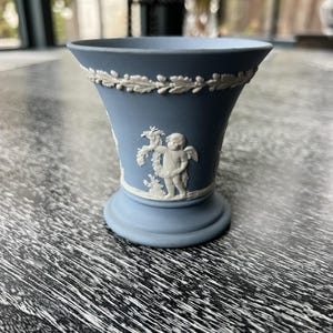 Wedgwood blue vase - Etsy 日本