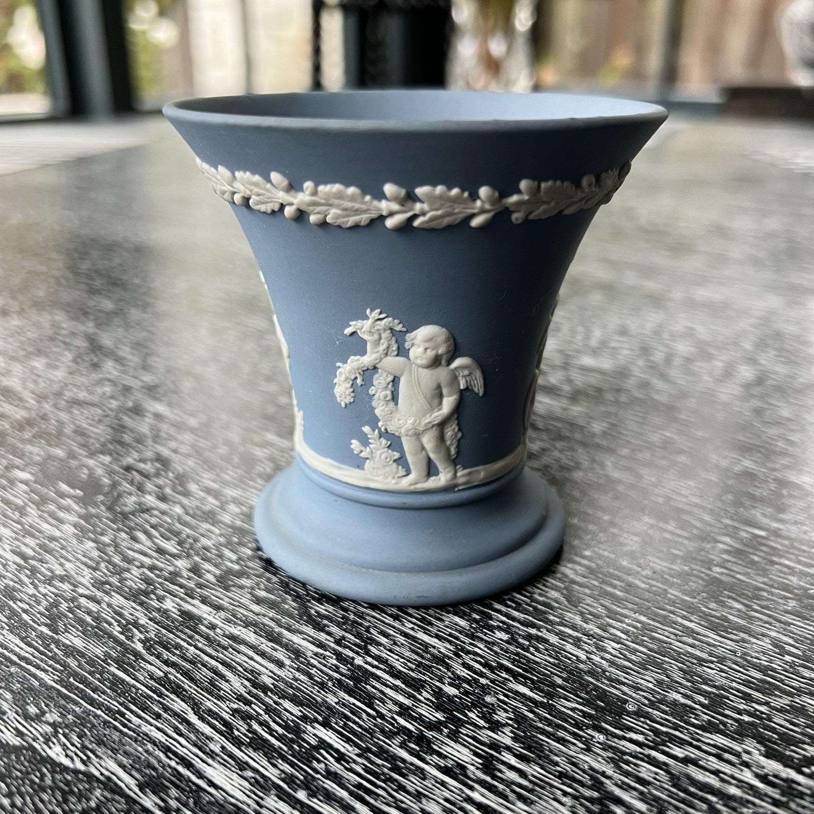 Wedgwood blue vase - Etsy 日本