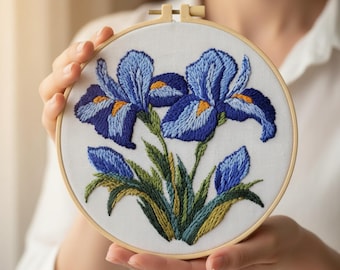 Kit de bordado de iris azul para principiantes: Arte botánico con bastidor floral