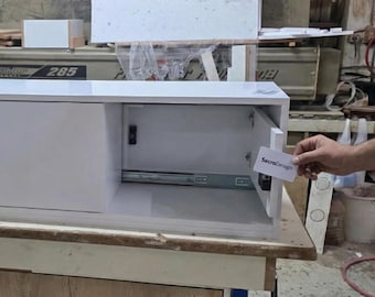 Mobile TV con contenitore segreto - Elegante mobiletto multimediale bianco - Mobili con scomparti nascosti - Arredamento moderno per la casa