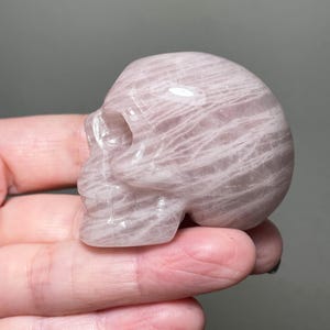 Small Rose Quartz Skull, Pink Crystals, Crystal Skull, Skull Crystal, Skull Carving, Skull Decor, Skull Gift, Rose Quartz Carving, Crystals