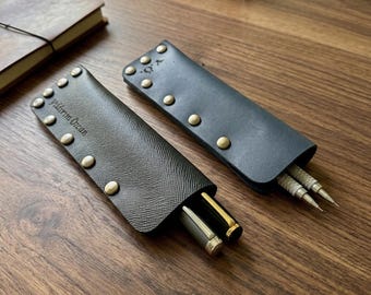 Estuche de piel de lujo personalizado para bolígrafos, estuche para lápices hecho a mano en negro y azul marino.