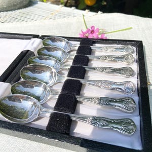 English Vintage Demitasse/Espresso Spoons, Set of Six in Blue Case, JL Silverplate Sheffield Housewarming, Tea Lover Gift, Made in England.