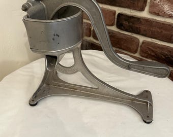 Vintage Universal Hand Press Citrus Juicer | Industrial Cast Aluminum | 1930s-1950s Mid-Century Kitchen Decor