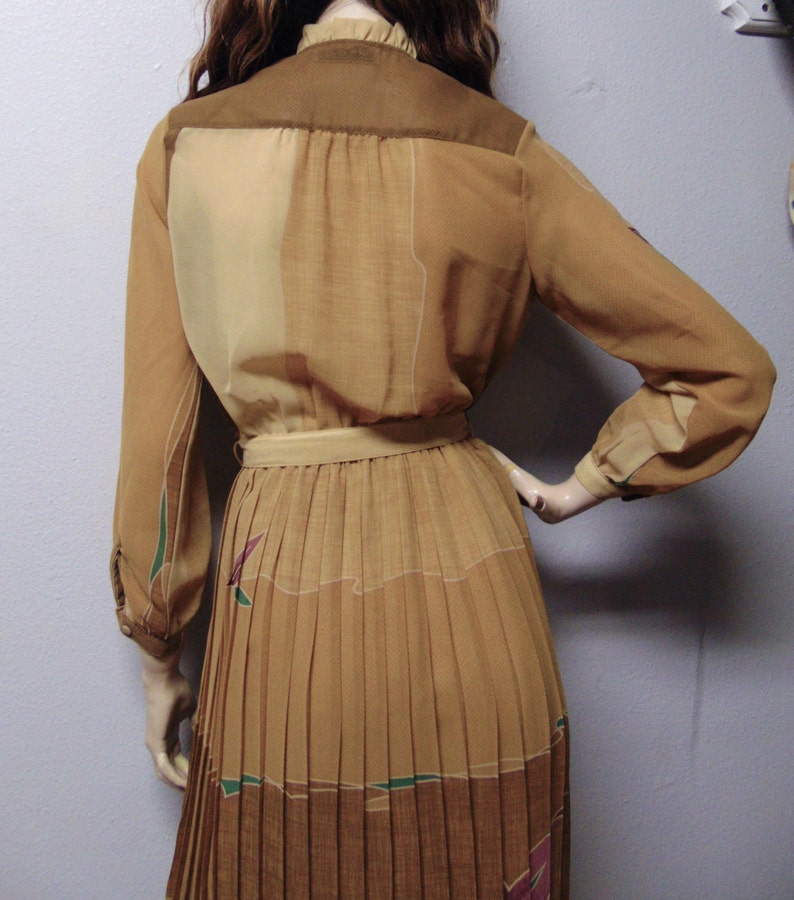 Vintage 70/'s Semi Sheer accordion pleated dress with ruffle collar Sz Small