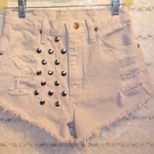 Vintage Wrangler High Waisted  Light Tan  Denim Shorts - Studded Waist 27 inches
