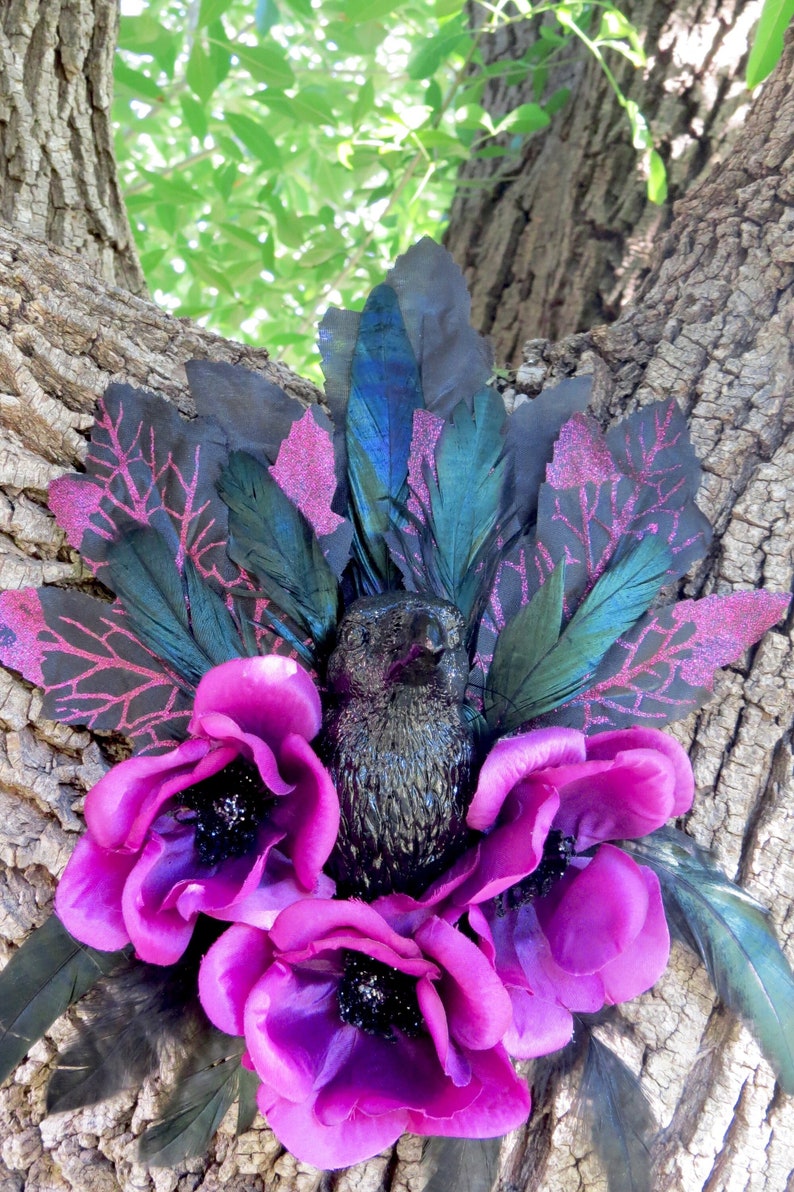 Plastic Raven RAVEN Feather Flower Plaque Decoration W/ Hanger, Halloween Spooky ...