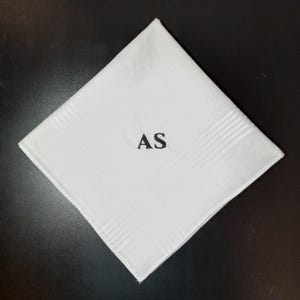 Monogrammerad bomullsnäsduk: Personlig present