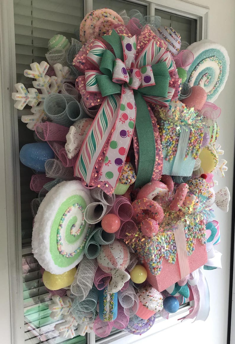 Candyland Christmas, Sweet Shop Holiday Décor, Presents, Lollipops ...