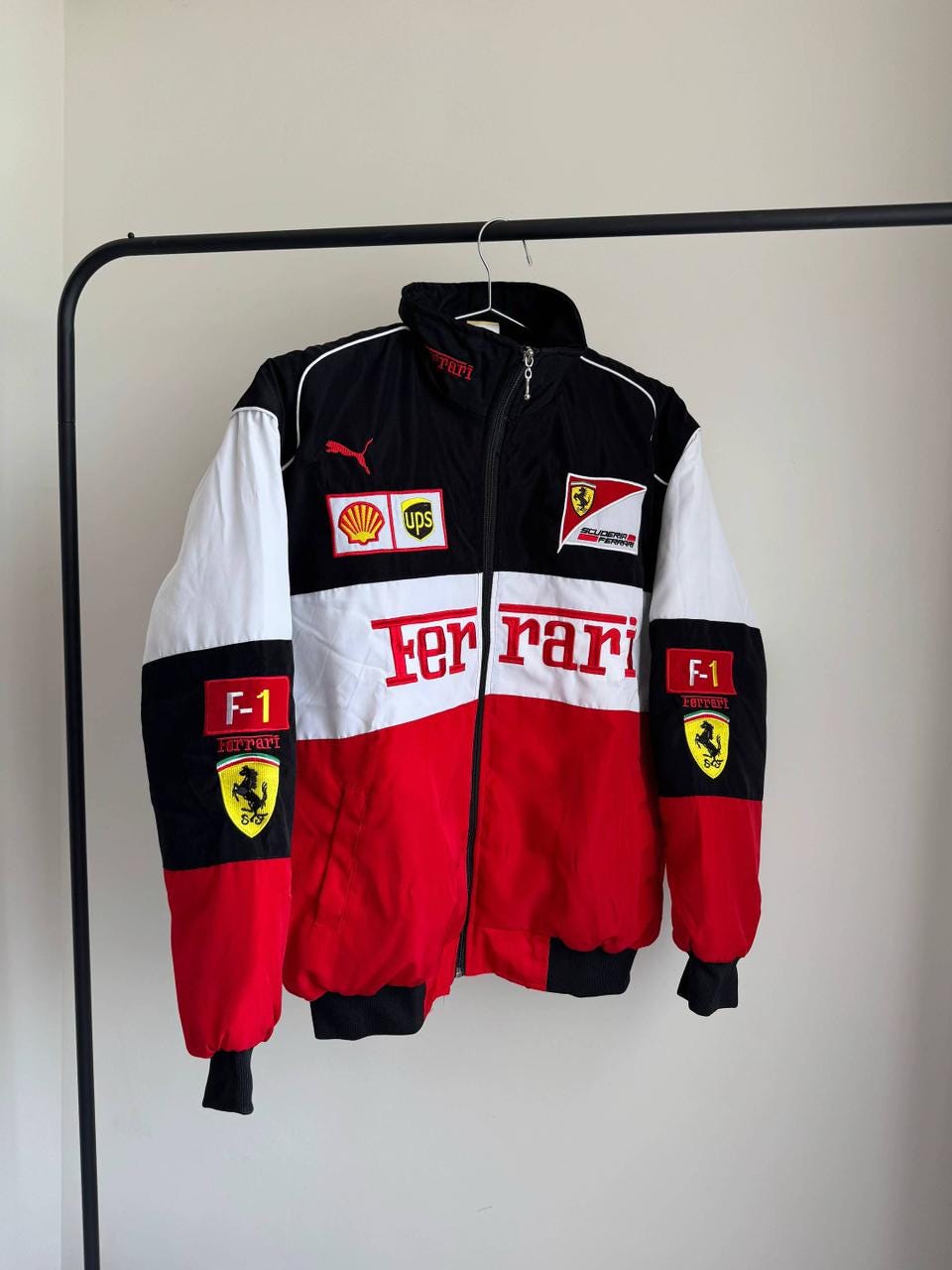 Ferrari フェラーリ レザージャケット 未使用 M ピンク×ホワイト Ferrari フェラーリ レザージャケット 未使用 M ピンク×ホワイト