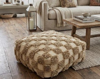 モロッコ風フロアクッション 60x60x20cm – 手作りウール製プーフカバー – チェック柄ベルベルオットマン – ニュートラルベージュのボヘミアン風フロアピロー