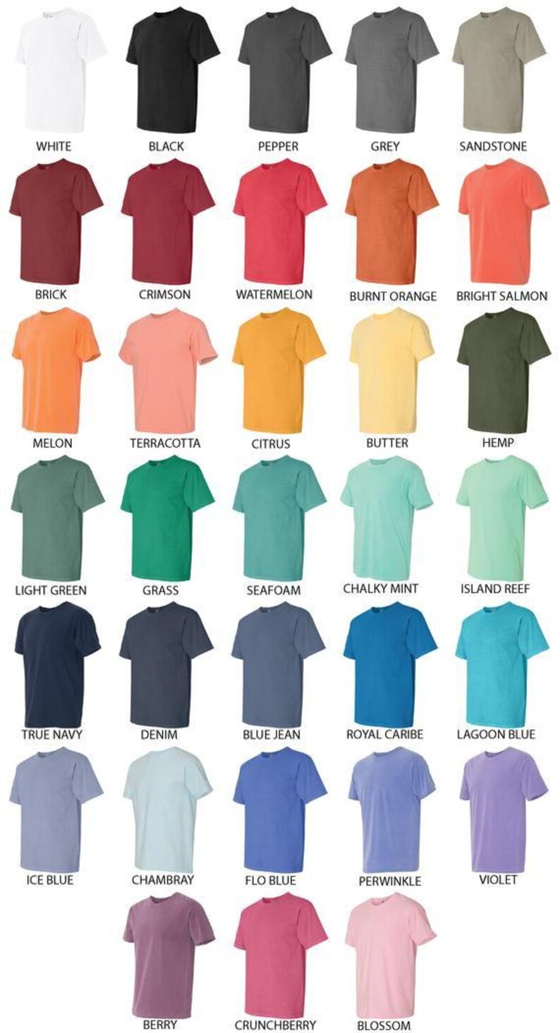 Puede incluir: Una colecci&oacute;n de camisetas de manga corta en varios colores, incluyendo blanco, negro, gris y varias tonalidades de rojo, naranja, verde y azul. Cada camiseta se muestra individualmente, mostrando las diversas opciones de color.