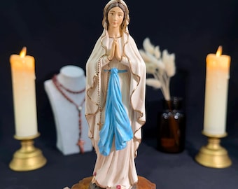 Handgeschilderd beeld Onze-Lieve-Vrouw van Lourdes van 15 cm - katholieke decoratie, rozenkrans, handgemaakt Mariacadeau