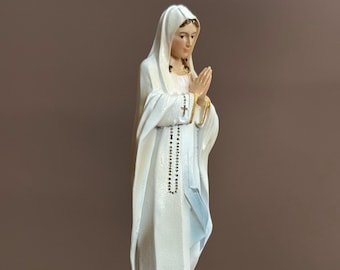 Standbeeld van Onze-Lieve-Vrouw van Nui Cui – handgeschilderd beeldje van de Maagd Maria | Katholiek gebedscadeau