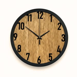 Minimalistische Wanduhr aus Holz mit schwarzen 3D-Ziffern, modernes Wohnaccessoire, fließendes Uhrwerk, 30 cm / 0,98 Fuß