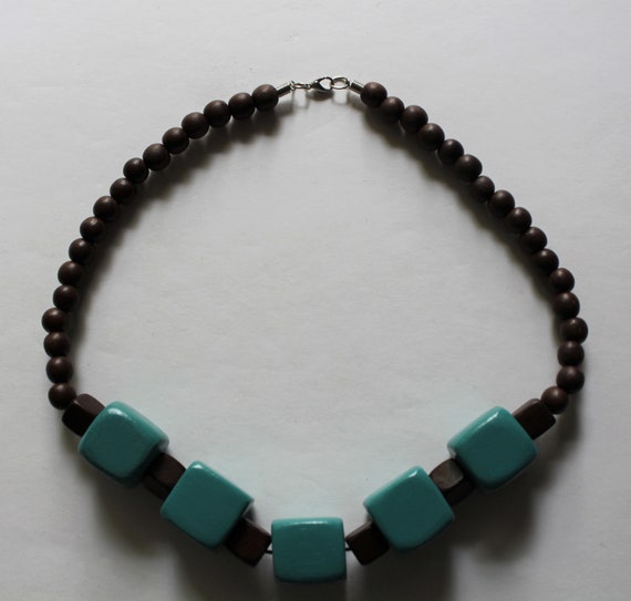 Vintage Chunky Wooden Blue Square Bead Necklace 1… - image 5