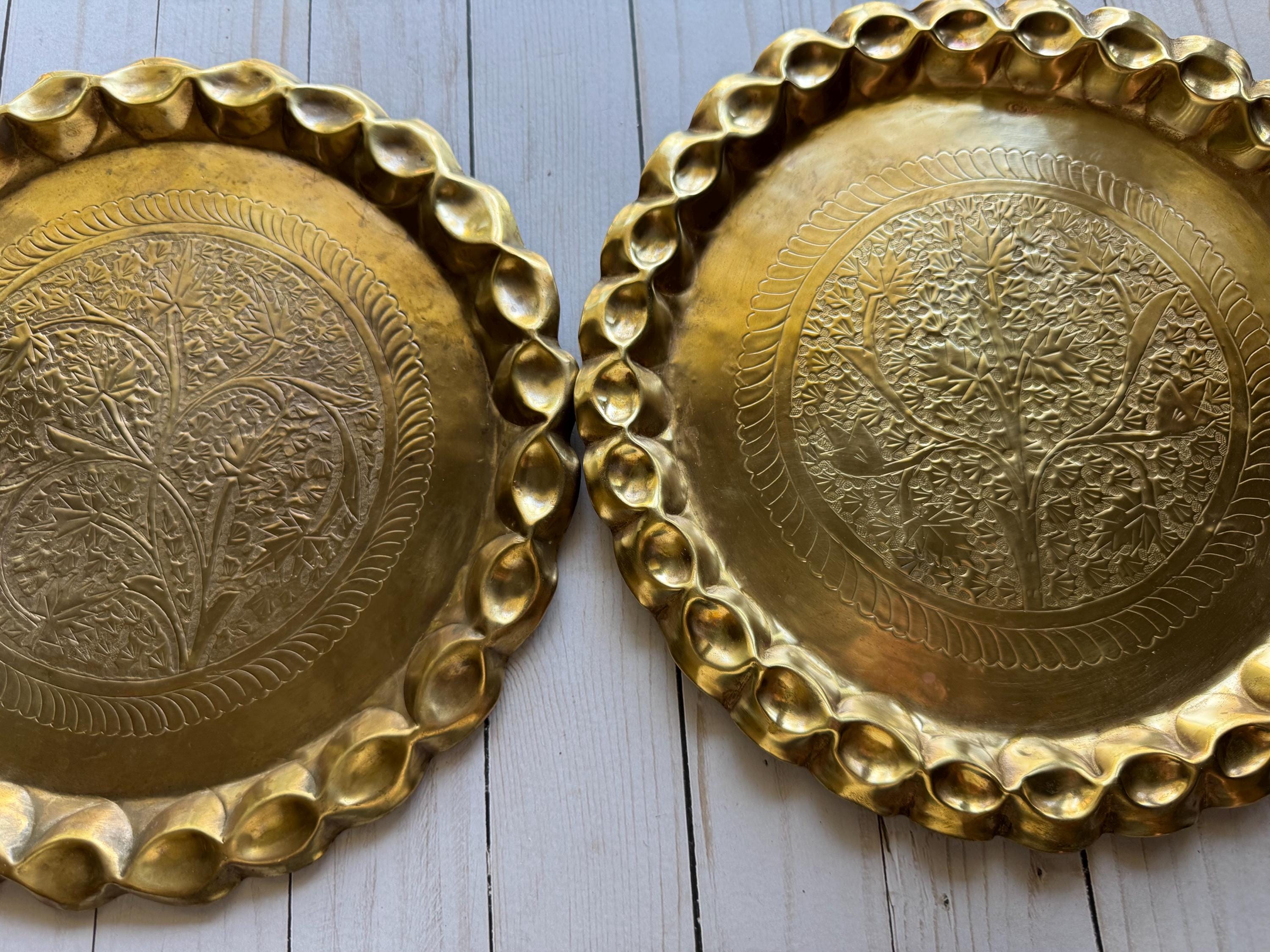 その他 Brass Round Tray with Engraved Pattern Vintage Pair of Brass Crimped Edge Floral Etched Round Tray Dish