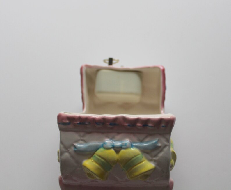 Vintage My-Neil Ceramic Bassinet Musical Planter Rock-A-Bye Baby 1985