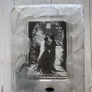 Vintage Crystal Clear Signatures Frosted Floral Crystal 5 X 7 Picture Frame 1980s