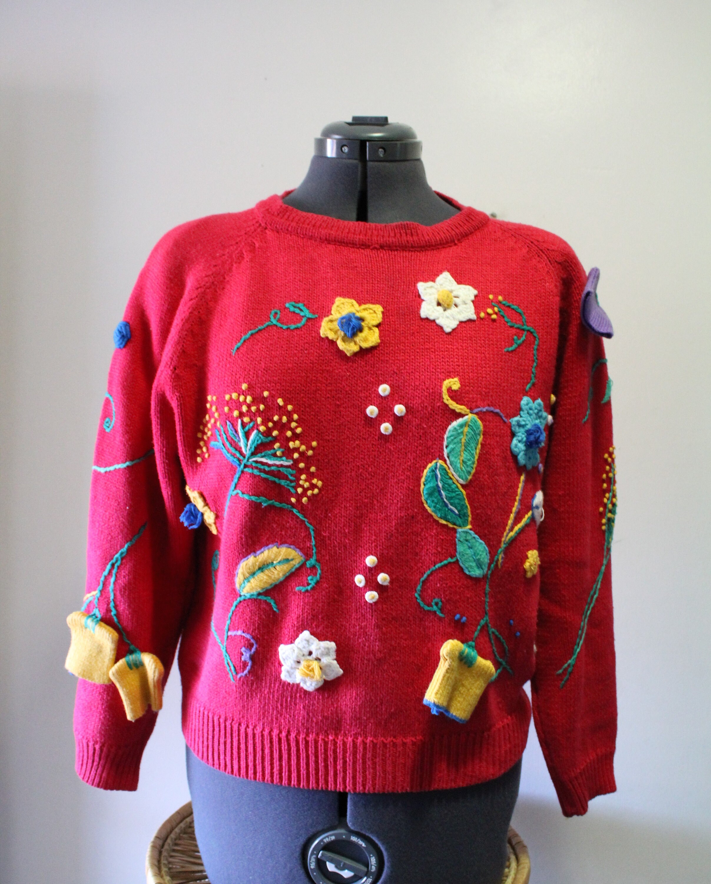Vintage Northern Isles Red 3D Floral Pattern Pullover
